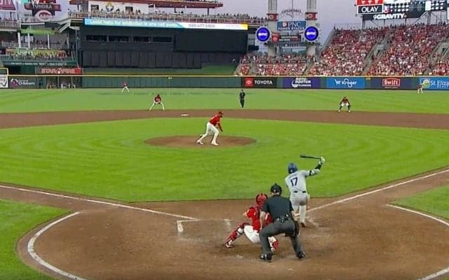 衝撃の大爆音！大谷翔平、打球速度がヤバすぎる　打った瞬間にボールが消えた？… 異常スピードで一塁線を鋭く抜ける一撃「ボール破裂しそう」「木製バットの音じゃない」