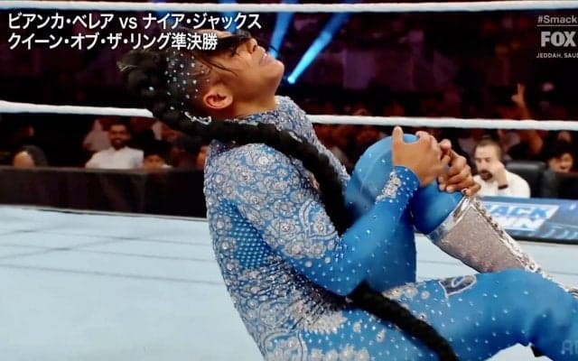 女子レスラーの足が“完全破壊”される狂気の瞬間　「ヒザがちぎれる」執拗な拷問技にファン戦慄