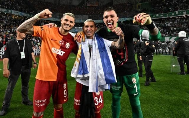 ガラタサライが勝ち点102で連覇達成！ フェネルバフチェの猛追を振り切り24度目の優勝【スュペル・リグ】