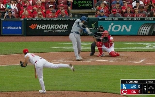 衝撃の弾丸ライナー！ 大谷翔平、ヤバすぎる高速打球で“異変”が起きた！？ 相手一塁手にアクシデント発生　ファン騒然「怪物だろ…」「負傷してこの打球？」