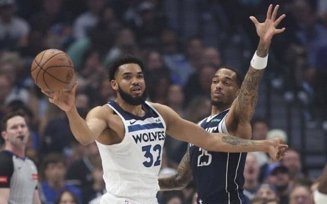 マブスとのウェスト決勝でショット不振のタウンズ「自信はある。打ち続けていくだけさ」