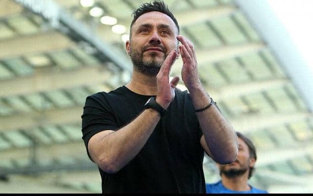 テン・ハグ監督解任も検討中のユナイテッド、後任候補にデ・ゼルビ監督が浮上か