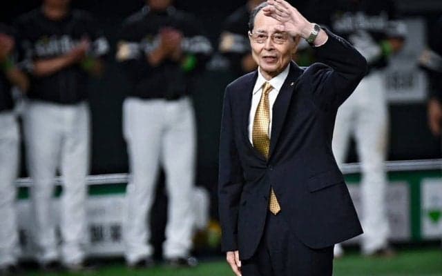 王貞治、長嶋茂雄氏に“ラブコール”　サプライズ登場で東京ドーム大歓声…観客異例の起立