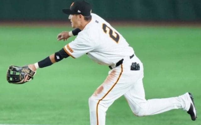 巨人29歳の“職人技“が「美しい」　瞬時の判断＆完璧送球…俊敏プレーが「ヤバすぎ」