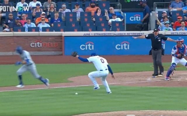 えっ？ この場面で…！？ ドジャース、予期せぬ作戦で“異変”が起きた…！ 相手ピッチャーのリアクションがヤバすぎると話題に「危ねえw」「高校野球かよ！」