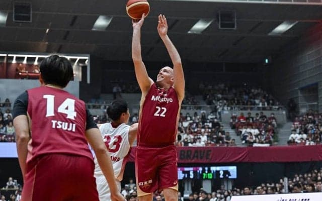 ニック・ファジーカスが引退試合で驚異の73得点…仲間や戦友とともにラストゲーム「すごく楽しかった」