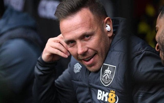 コンパニ監督を引き抜かれたバーンリー、ベラミー氏を暫定監督に任命…コンパニ監督の右腕として従事