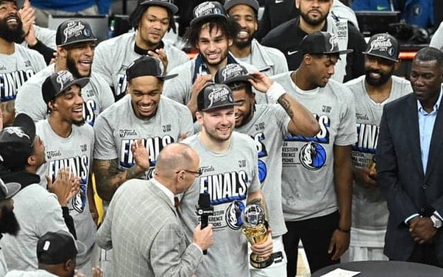 マブスが4勝1敗でウルブズを撃破…ウェスト決勝MVPには満場一致でドンチッチが選出