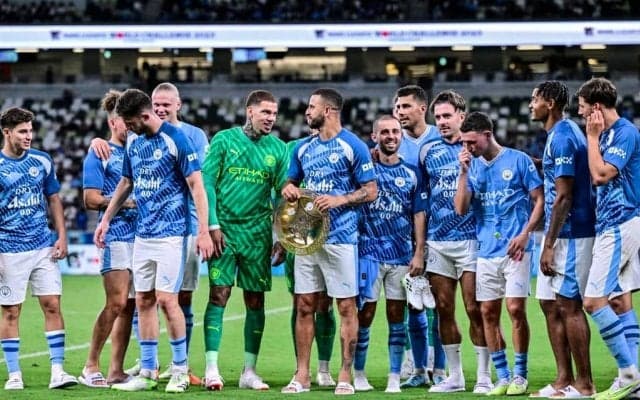 「値段二度見した」「この値段で買えるの羨ましいだろ」『ファッションセンターしまむら』がマンチェスターCウエアを発売で驚き広がる！ 「この発想はなかったな、、」の声続々