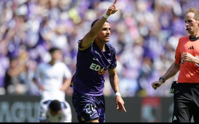 広島がピエロス・ソティリウ2発で2戦ぶり白星の3戦無敗！　磐田は2度目の連勝ならず【明治安田J1第17節】