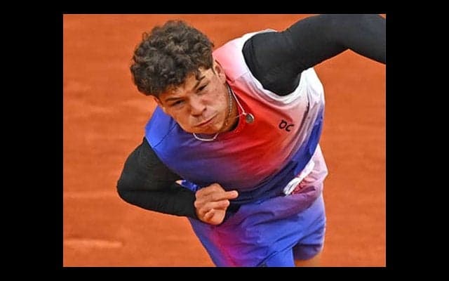 錦織戦から連戦 シェルトン完敗