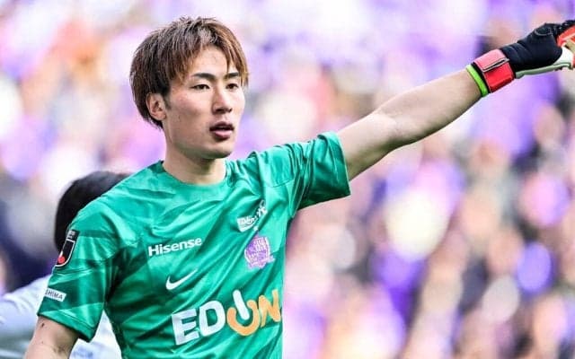 【広島の無失点勝利を支えた日本代表GK大迫敬介が得た自信と、対面する磐田GK川島永嗣から学んだこと(1)】意識的な練習が実ったクロス対応……「はっきりしたプレーを出せた」