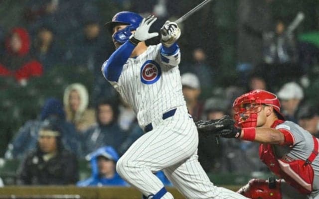 鈴木誠也、2試合ぶり6号は豪快満塁弾　本拠地熱狂の同点アーチ…直前に痛恨落球も汚名返上