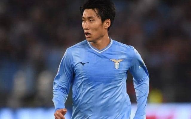 鎌田大地、クリスタル・パレス入りが決定的　英メディアは指揮官との関係を強調「日本人MFとの仕事を熱望している」