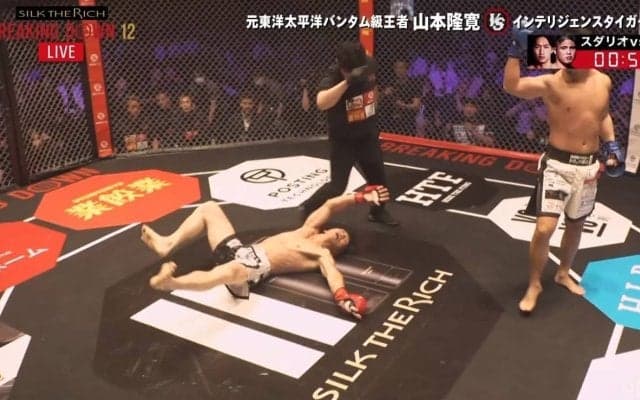 元ボクシング王者がBD戦士を衝撃の“一撃”失神＆痙攣KO 放送席ドン引き