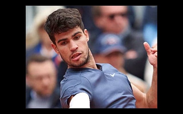  アルカラス 3年連続で全仏OP8強 