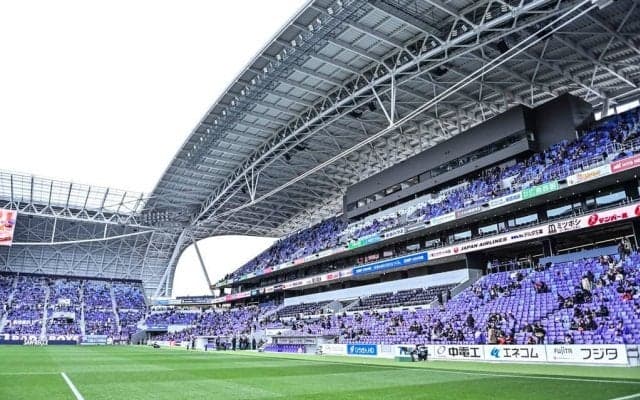 「2人とも美人だ」「めっちゃ可愛かったです！」J1広島の試合観戦時に再会した「人気女子アナコンビの2ショット」が話題に！「いい写真！」など反響大きく