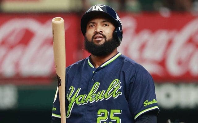 ヤクルトのサンタナはなぜ高打率を残せるのか？ 伊勢孝夫が「３つのポイント」を挙げて解説