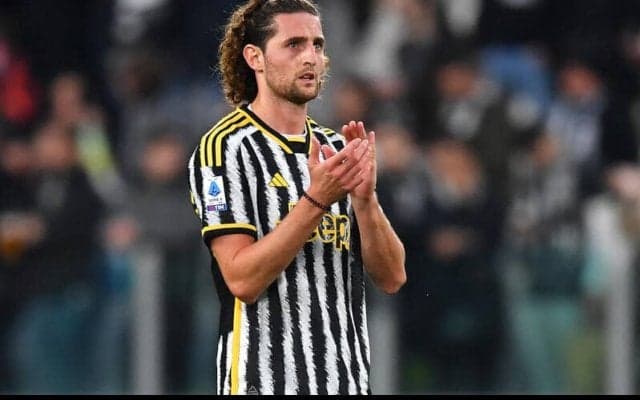 ユベントスが契約満了が迫るラビオに契約延長を提示へ