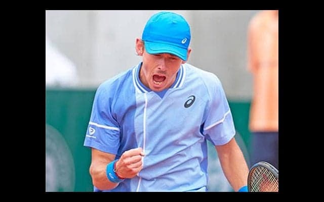  世界5位撃破し初の全仏OP8強 