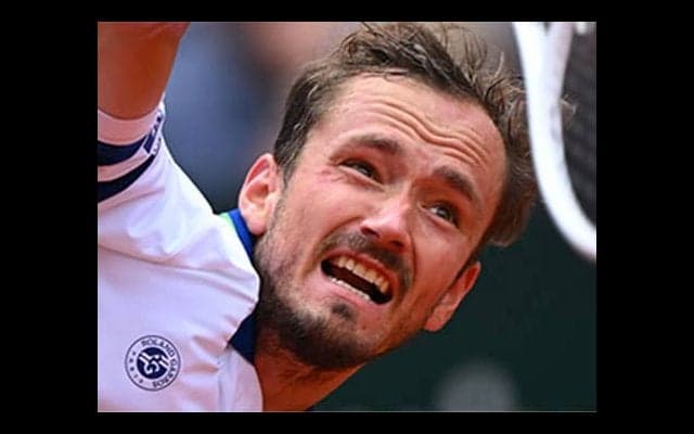  世界5位メド 逆転負けで全仏OP敗退 