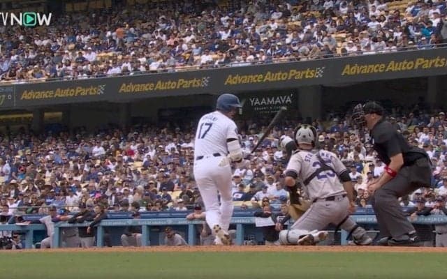 球場騒然！一体、何が起こった…！？ 大谷翔平、“超高速謝罪”がヤバすぎる　審判への“神対応”が世界中で話題に「反応早っ…」「すごい回転」