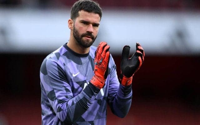 リバプール守護神にサウジの手？ 今夏超巨額のオファーの可能性、リバプールとは残り契約が3年