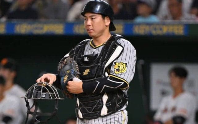 「“捕手に代打を出せ”という声は多いが…」球界OBが阪神捕手への代打起用に持論　女房役として特に必要な役割とは？