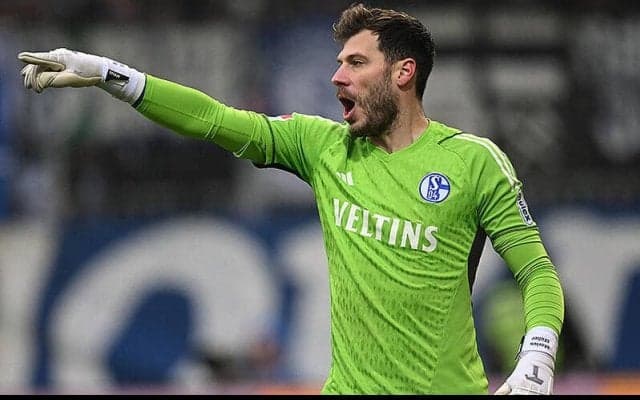 ヴォルフスブルク、シャルケ守護神ミュラーを獲得！　ライプツィヒ時代にハーゼンヒュットル監督と共闘