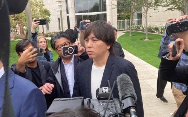 淡々と「YES」を58回…大谷を「被害者A」呼び　転倒する報道陣、水原被告の出廷で混乱