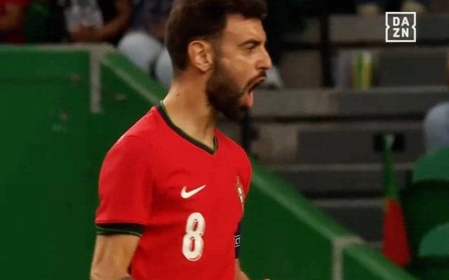 もはやC・ロナウド級の重要度？ ポルトガル代表司令塔の“ダイレクトショット”が完璧すぎる！ ブルーノ・フェルナンデスの一撃に「神ってハッキリわかる」「凄いわ」