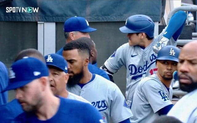 大谷翔平 “騒動”終結で心機一転…同僚とベンチでおどける姿に“ほっこり”　試合前に声明発表、2試合ぶり安打放ち復調へ