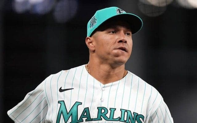 “ドブに捨てた”32億円は「酷い契約」　1年半も残し戦力外…マ軍の巨額投資は大失敗