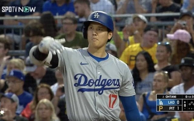 何か起きる予感…？ 大谷翔平は一体、何をしているのか…！？ 人類最速男との対決で見せた“一瞬の動き”が話題に「ホームラン狙い？」「いつもの打つ時のヤツだ…」