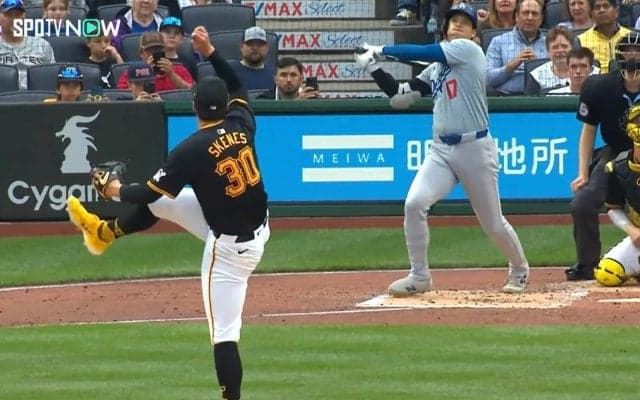 2人の怪物が…大谷翔平、豪快15号が生んだ“奇跡的”なリアクション競演 対照的な「イーーッ」の瞬間