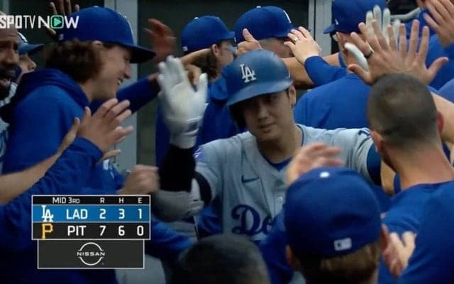 こんな大谷翔平、見たことない…！？ ベンチで見せた激しすぎる“リアクション”が話題に　ファン注目「嬉しそうｗ」「テンション高すぎ」