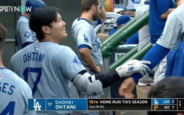 大谷翔平、ベンチでめちゃくちゃ楽しそう！ 同僚にちょっかい、通訳も爆笑… 中継カメラがとらえたほっこりシーン「雰囲気いいな」「可愛すぎるw」