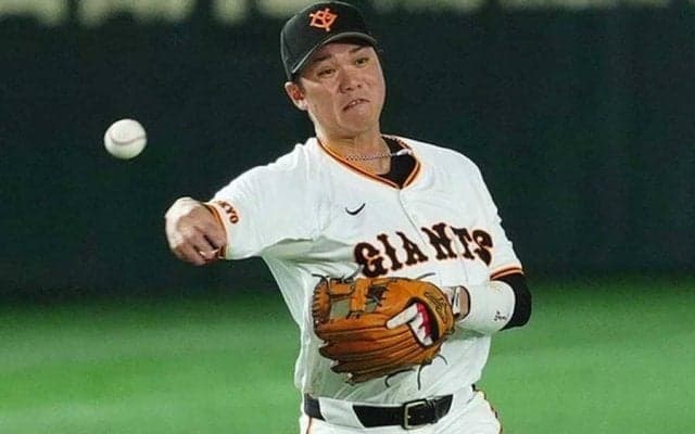 坂本勇人は「マジで天才」　“激ムズ打球”に俊敏反応…超美技に「ほんとに35歳か」