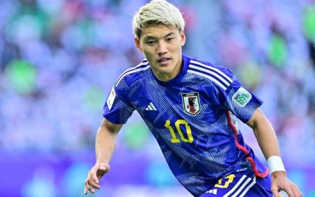 【”森保ジャパン”の３バックはなぜいきなり機能したのか。左の中村敬斗を生かすメカニズム(1)】”左右非対称”のウイングバックがもたらした先制弾……理想的な攻撃が実る