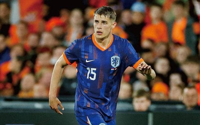 “左SBファン・デ・フェン”にオランダ各紙軒並み最高評価「僕は元々こっちだからね」