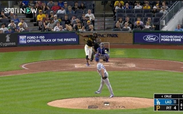 衝撃！大谷翔平を超えるパワーで弾丸ライナー！ “MLB最強の怪力男”の高速ロケット場外弾で“異変”が起きた…！？ ド軍外野手のリアクションが話題に 「追う気なしw」「川に着弾だもんな」