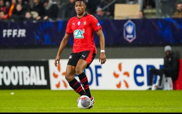 レバークーゼン、ターの退団に備えレンヌからU-21フランス代表DFを獲得