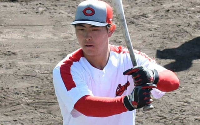 “噂の新人”が初の快挙「怪物すぎる」　2軍圧倒の.357…国立大出身の23歳は「新人王もある」