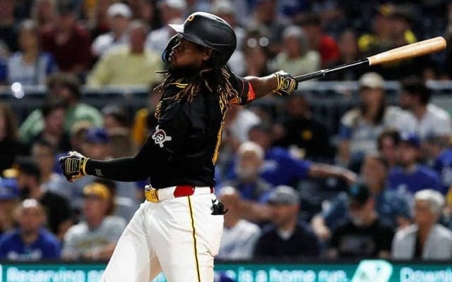 大谷翔平まであとたった「1」…2m怪物が片手でブチかました188キロ弾、米記者注目の記録