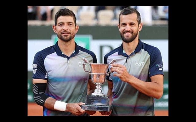 ダブルスで“ゴールデンスラム”達成の快挙