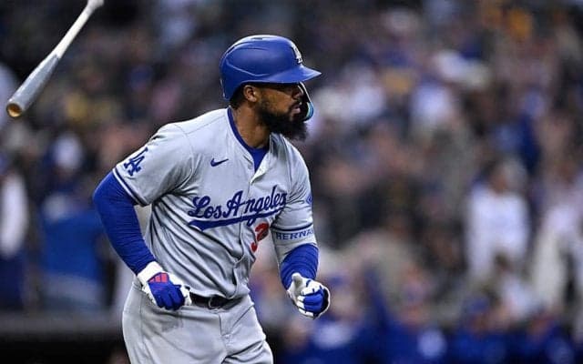 大谷翔平も笑顔！　ヘルナンデスが雄叫び満塁弾…ヤ軍突き放す、2発6打点の活躍