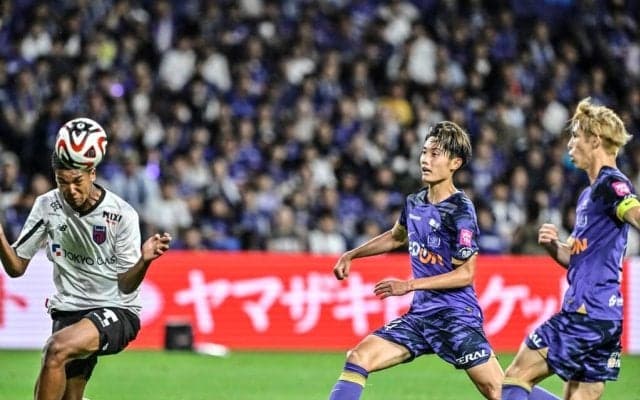 「期待の星現れたやん!!」FC東京の高校2年生FWがJ1広島相手にデビュー3分でゴール決めた！ 190cmの高さと速さが武器の17歳に、「伝説の幕開け」「もっと伸びる逸材」と称賛