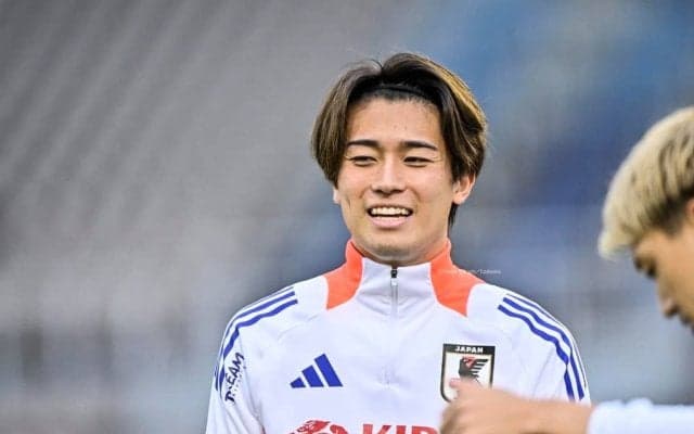 「ウインクしてたよね!?」日本代表FW中村敬斗の、試合後のピッチの上での「大サービス映像」にファン歓喜！ 去り際の姿に「ウィンクえぐやられたぁぁぁあ」の声