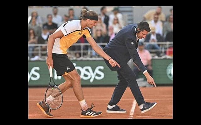  重要局面で誤審「審判も人間」 