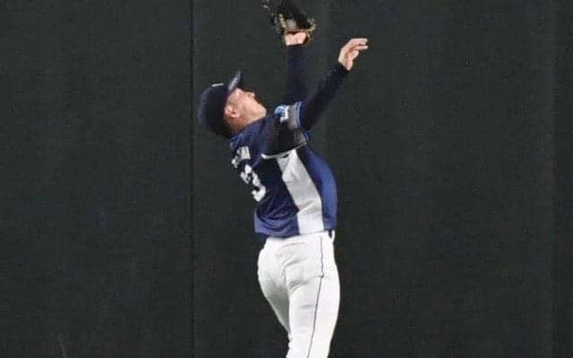阪神ファンが異例の行動…西武22歳に拍手「凄すぎた」　衝撃守備に甲子園どよめき